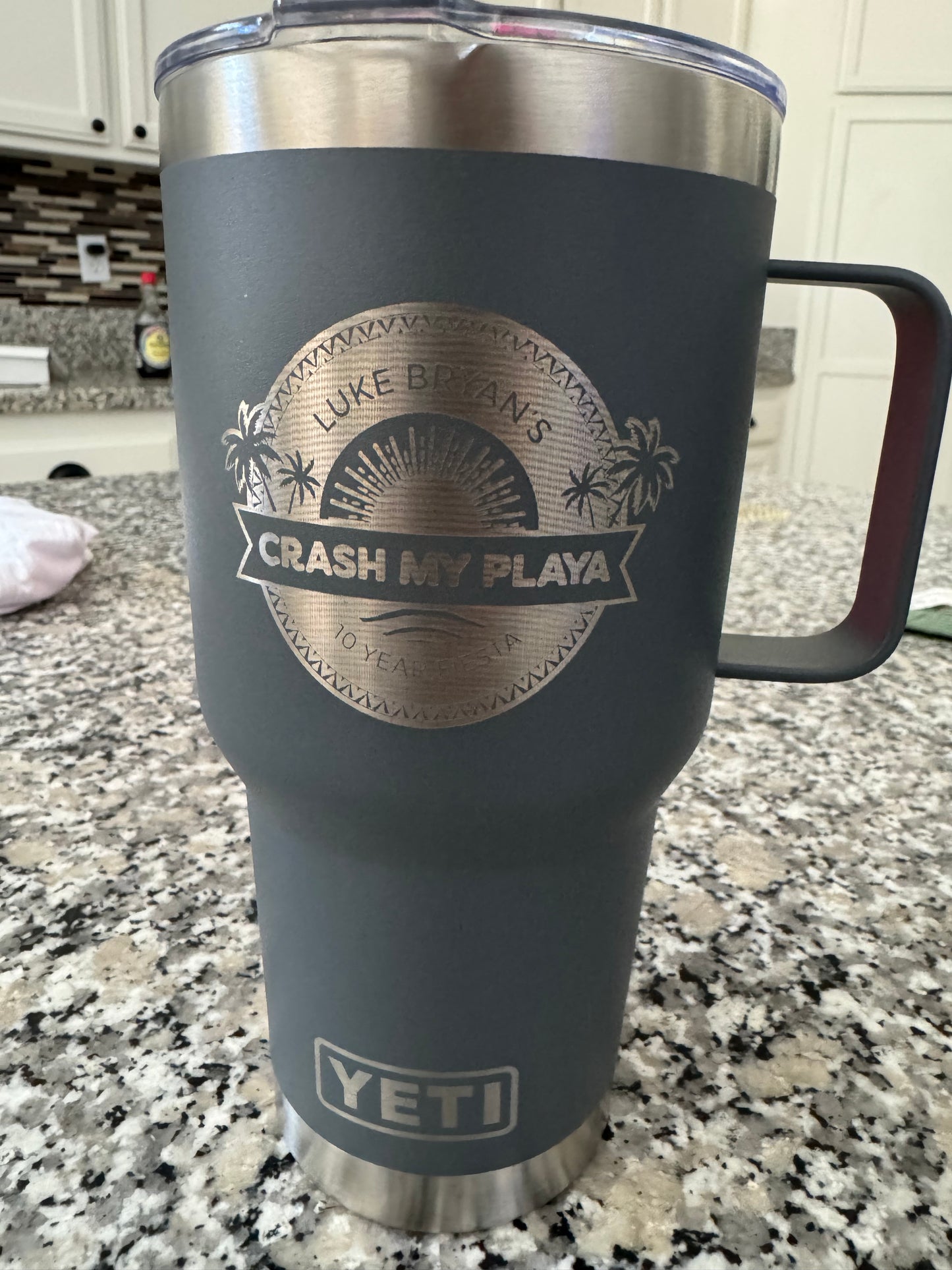 30 Ounce Premium Tumbler With Handle 2 lids included